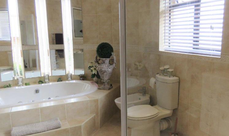3 Bedroom Property for Sale in La Concorde Western Cape